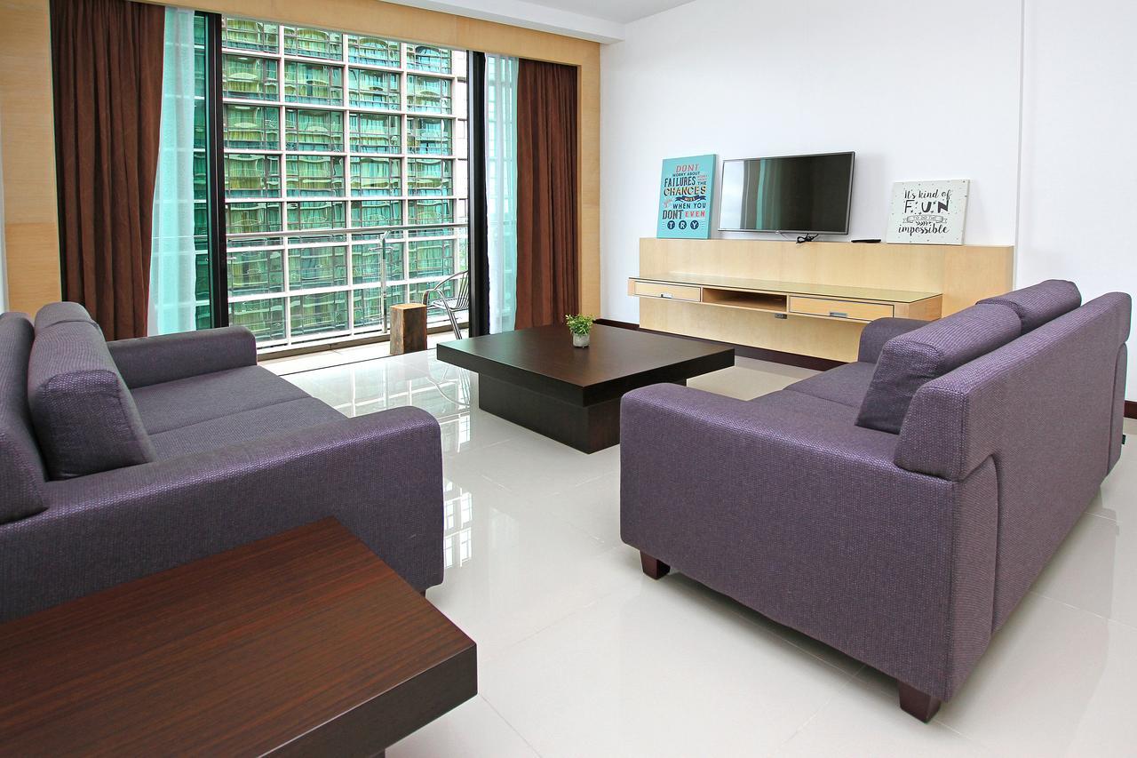Bernard Holiday Home @ Imperial Suites Кучінг Екстер'єр фото