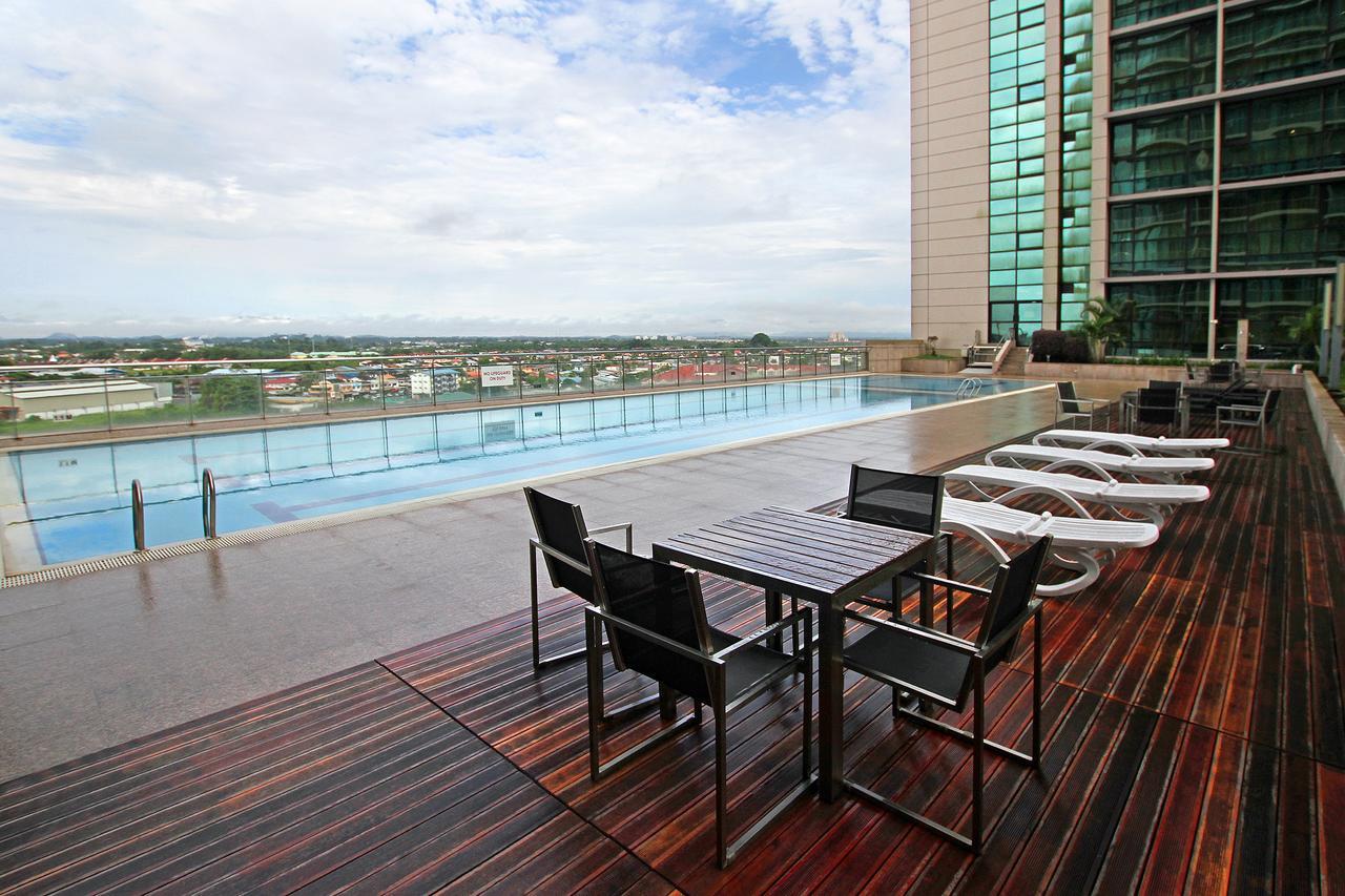 Bernard Holiday Home @ Imperial Suites Кучінг Екстер'єр фото