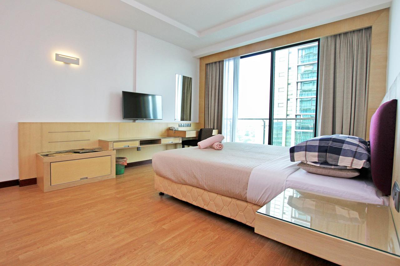 Bernard Holiday Home @ Imperial Suites Кучінг Екстер'єр фото