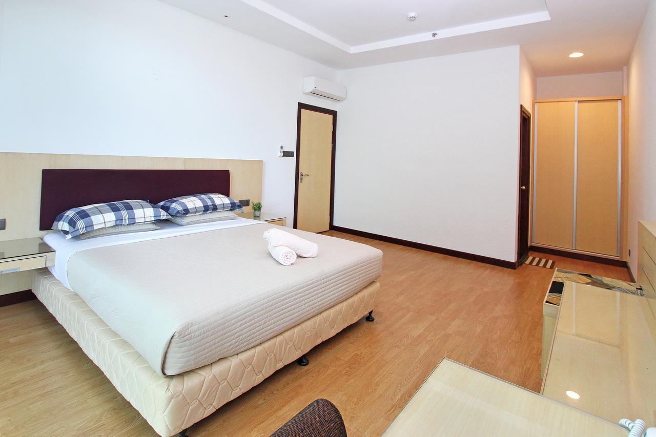 Bernard Holiday Home @ Imperial Suites Кучінг Екстер'єр фото