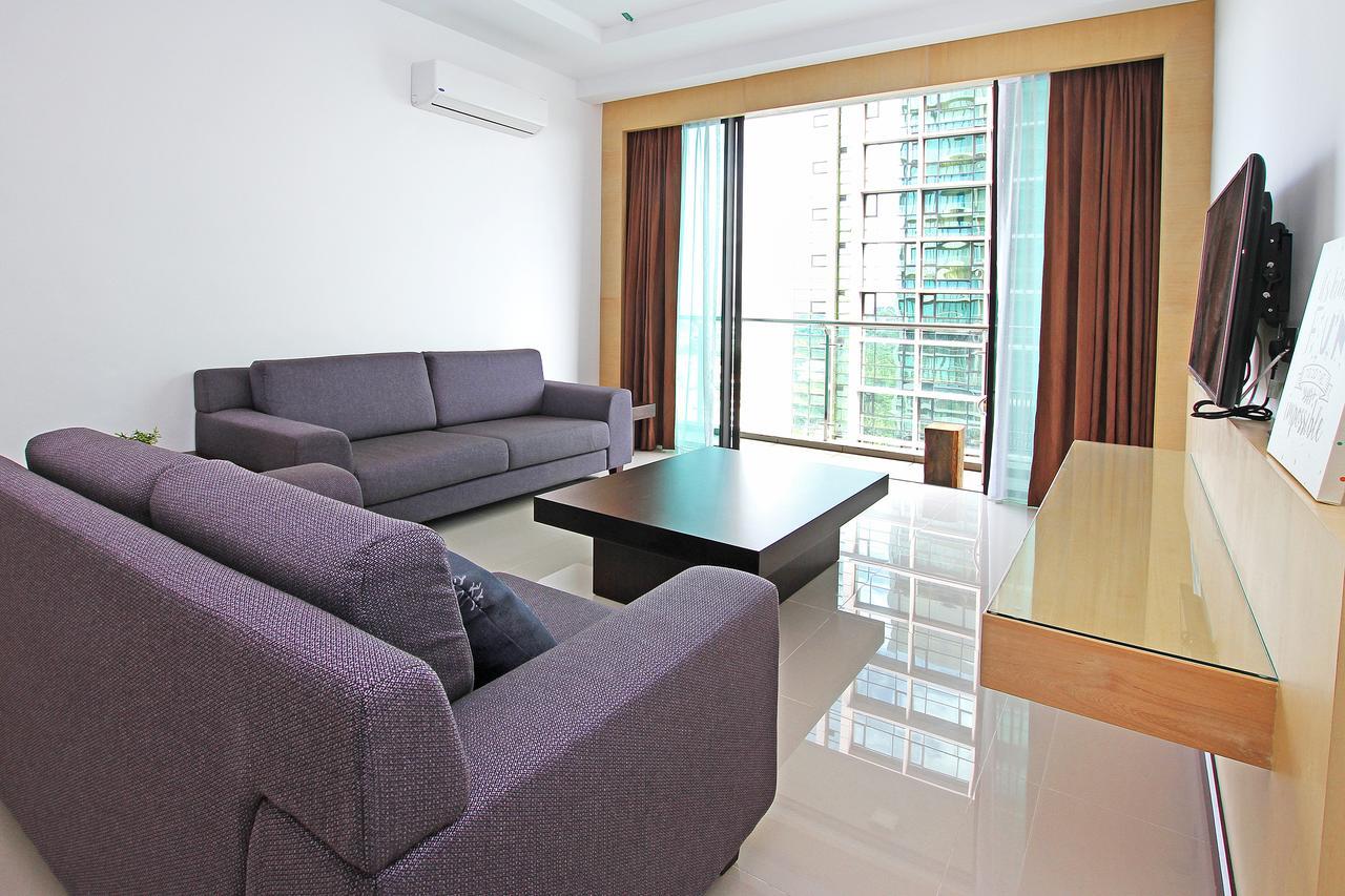 Bernard Holiday Home @ Imperial Suites Кучінг Екстер'єр фото